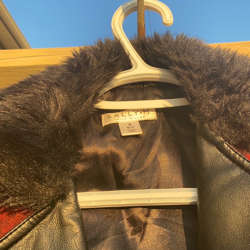 jacket - Picture 2 of 5